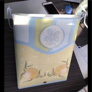 Wall Metal flower hanger/basket 18”